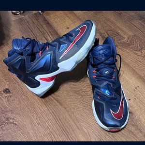 Nike Lebron Soldier XIII